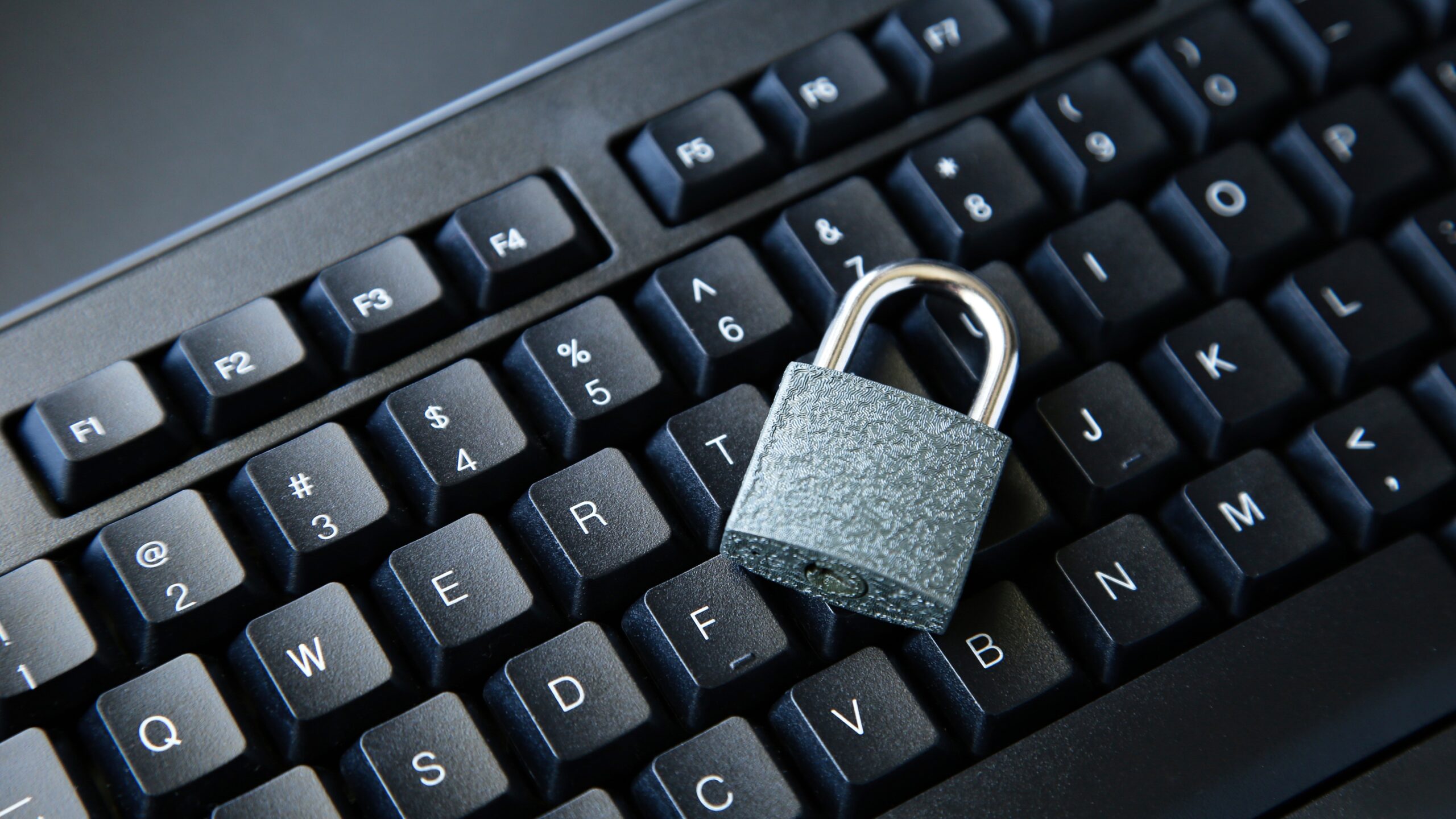 You are currently viewing Hackers Demystified: The 4 Types of Hackers and How They Affect You