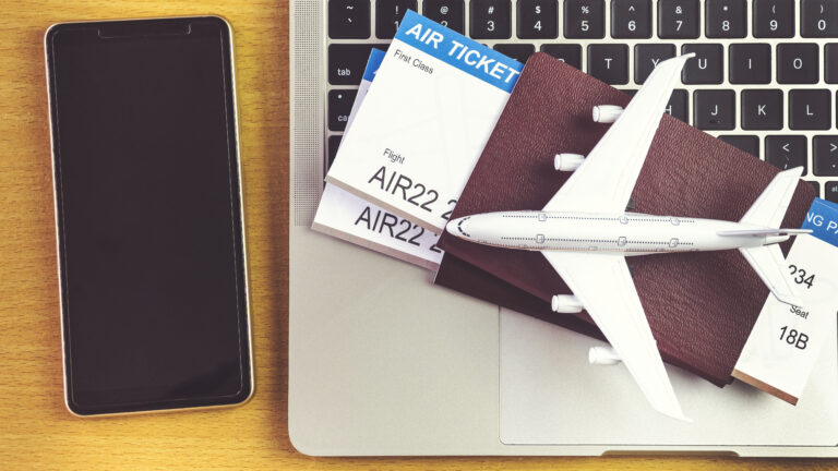Read more about the article How Airline Scams Work During Holiday Travel — and How to Stay Protected