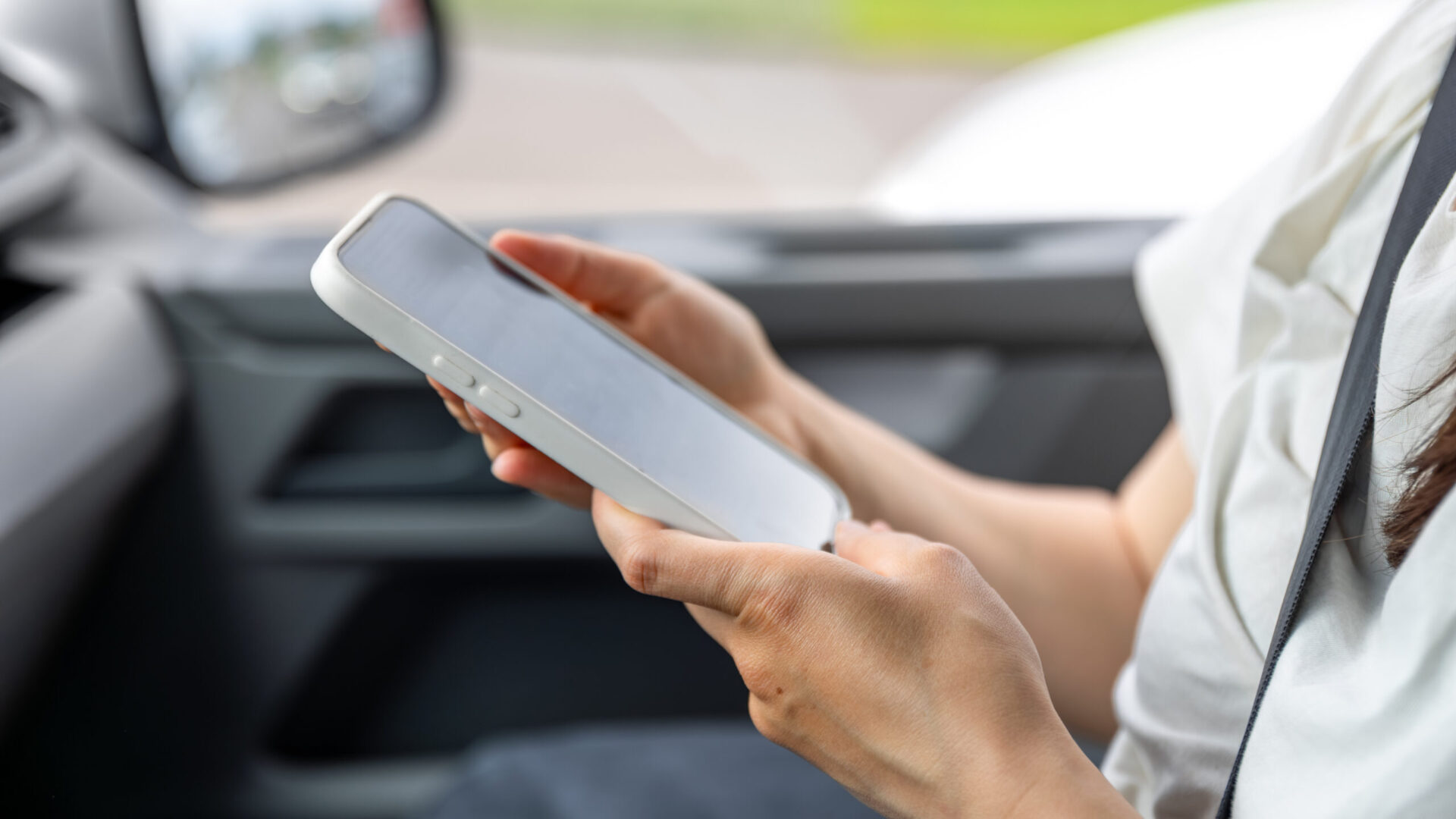 You are currently viewing E-ZPass Scams: Stop Falling for Fake Toll Road Texts