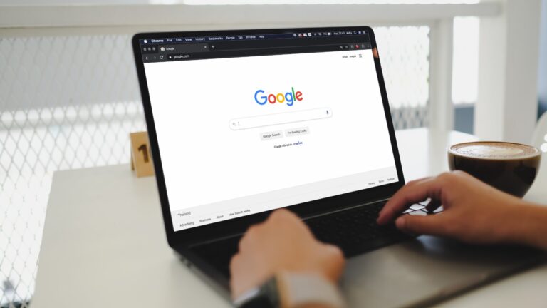 Read more about the article Google Will Punish Sites That Hijack Your Back Button — What to Know