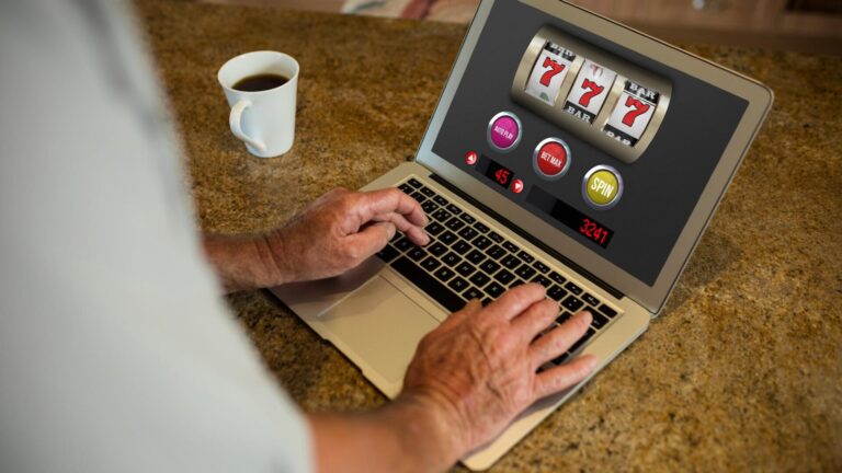 Read more about the article Man Sentenced for Selling Personal Data of 7 Million Older Americans to Scammers